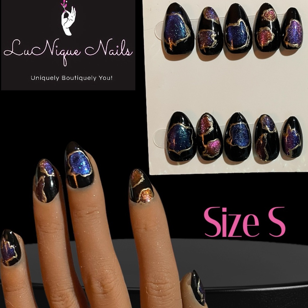Elegant Black and Gold Press Ons, Handmade Nails, Luxury Nails, Almond Nails
